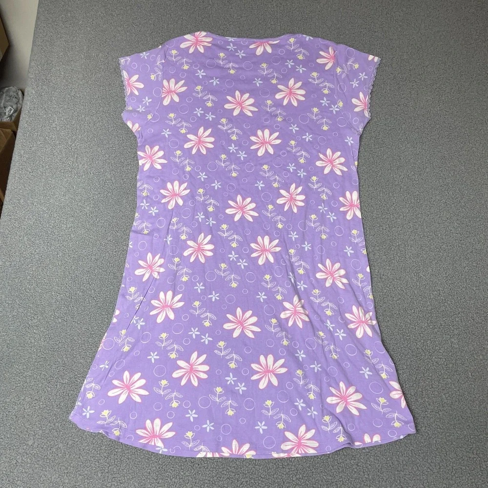 Delicates vintage woman's nightgown size 2X XXL purple floral